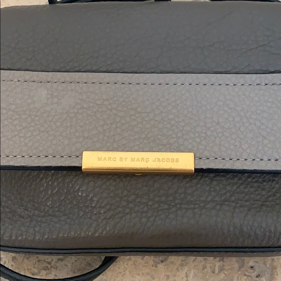Marc Jacobs two tone crossbody - Picture 2 of 8